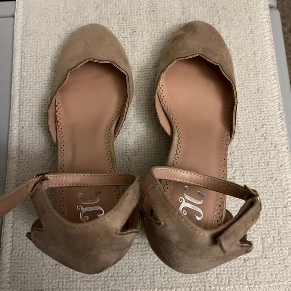 Journee Collection Edna Women's High Heel Pumps NWOT - Picture 4 of 7